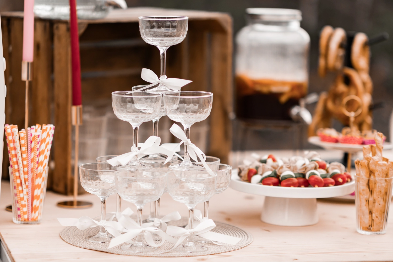 Fachwerk16, Hochzeitsstühle für die Gäste