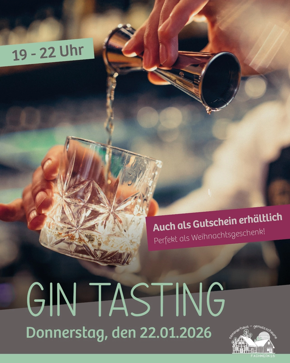 Fachwerk16, Seminarhaus, weiße Möbel Tisch und Hocker